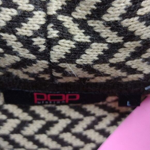 Pop sweater  - Picture 2 of 3